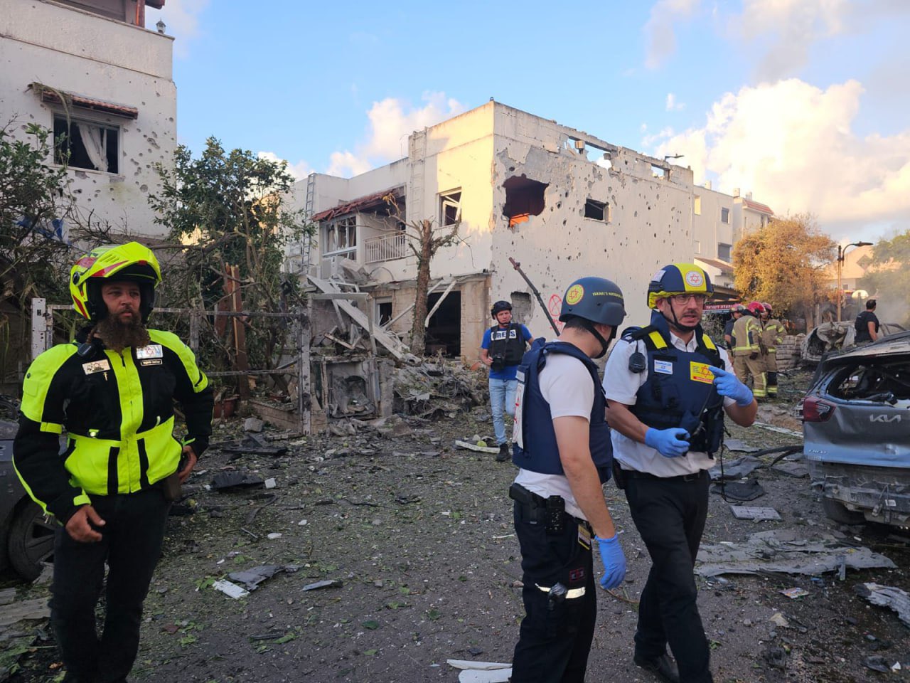 Roket Hizbullah Hancurkan Kiryat Bialik-Israel, Satu Remaja Tewas
