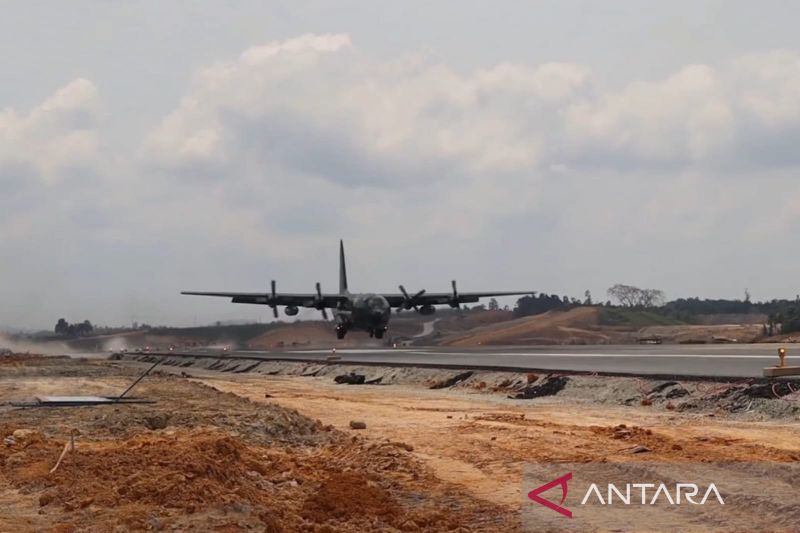 Jokowi Mendarat Perdana di Bandara IKN Siang Ini